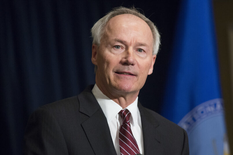 Wayne LaPierre, executive vice president of the National Rifle Association (NRA), speaks during a news conference in Washington.  The NRA, the powerful U.S. gun rights lobby, went on the offensive on Friday arguing that schools should have armed guards.